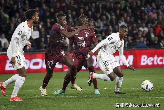 英超-B费点射三笘薰传射  曼联主场1-3布莱顿